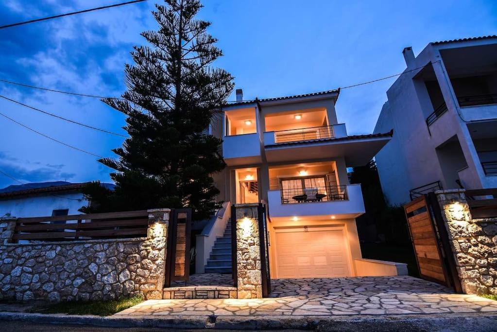 Aigli Luxurious Villa *