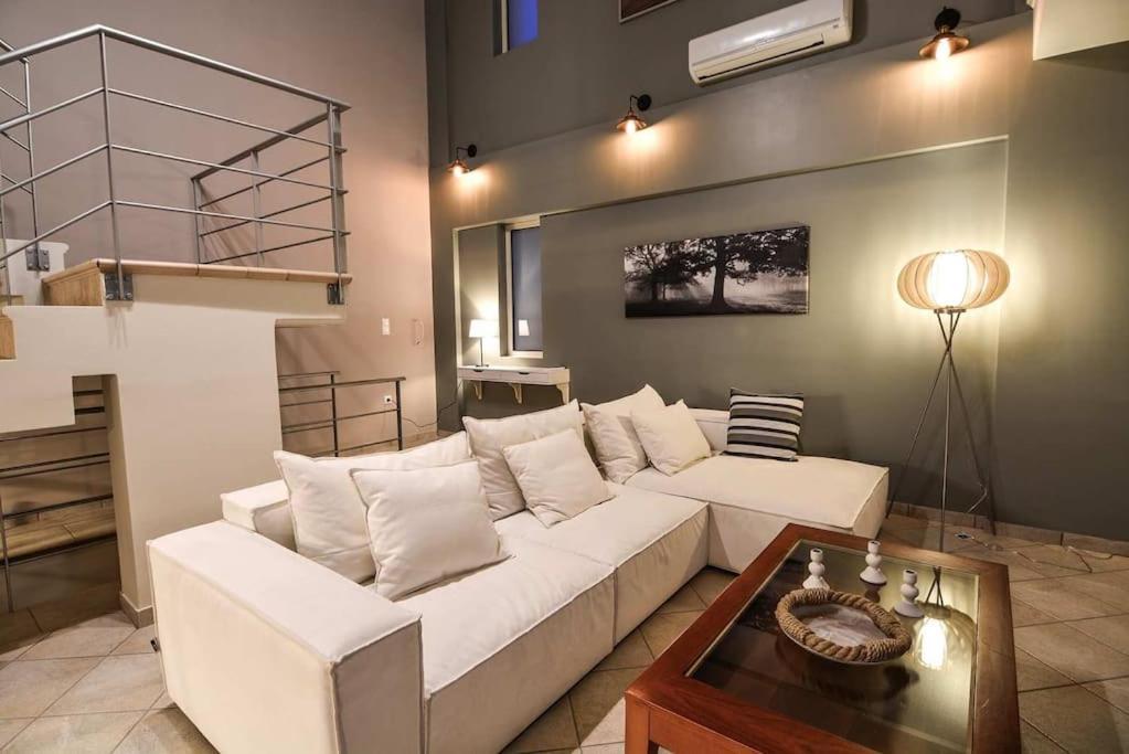 Aigli Luxurious *